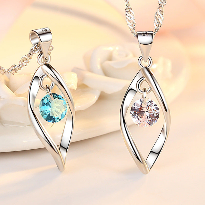 Knob Necklace Simple Crystal Pendant Girls Fashion Accessories New Rotating Love Pendant