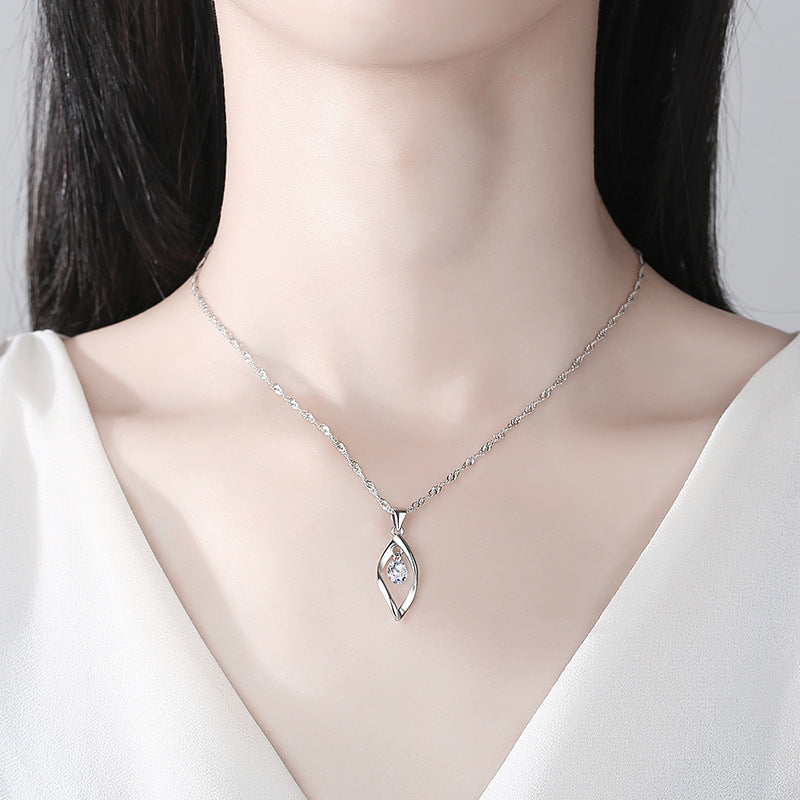 Knob Necklace Simple Crystal Pendant Girls Fashion Accessories New Rotating Love Pendant